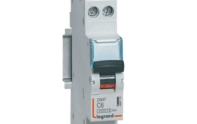 Disjoncteur DNX³ 4500 6A - 6kA - courbe C - 1 module - vis/vis - U+N 230V~ - Legrand - 406772