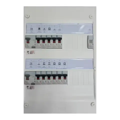 Tableau électrique équipé 2 rangées 1ID 63A – 1ID 40A – 11 disjonteurs + ronfleur